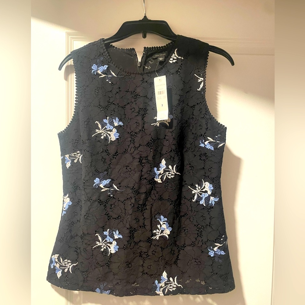 Ann Taylor Lace Sleeveless Top Size 2